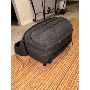 Incase DSLR Pro Sling Pack
